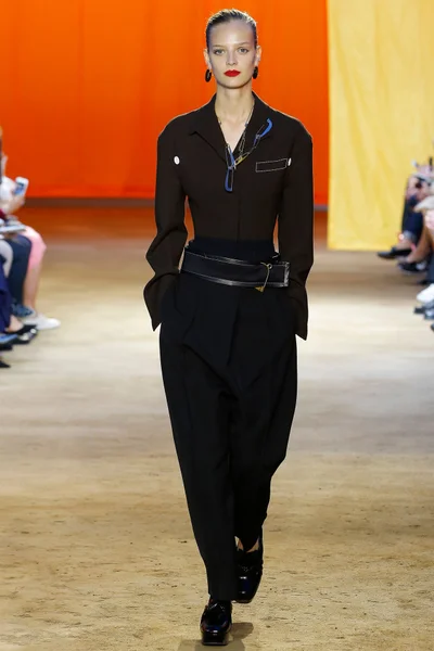 Look 10